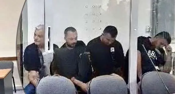 Rrajat në seancën e sotme në Gjykatë me kokën ulur