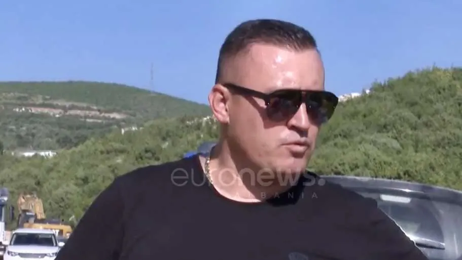 KRUJË/ Flet pronari i gurores: Bilbili donte para, ka ardhur me automatik