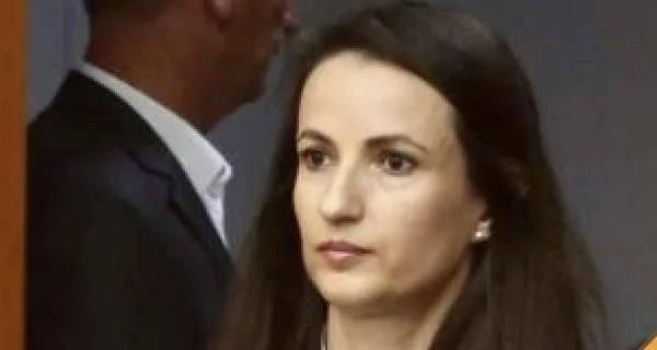 Motra e  deputetes socialiste FELAJ, del para vetingut
