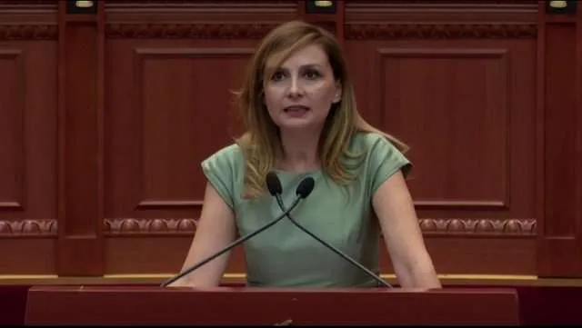 Tabaku deputetëve të shumicës:  “Ulni kokën, ju ka mbuluar turpi”