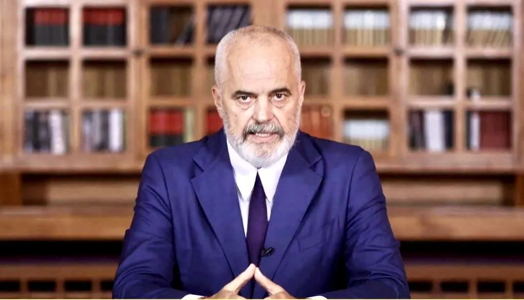 Rama ‘lan duart’ me një hartim para medieve live