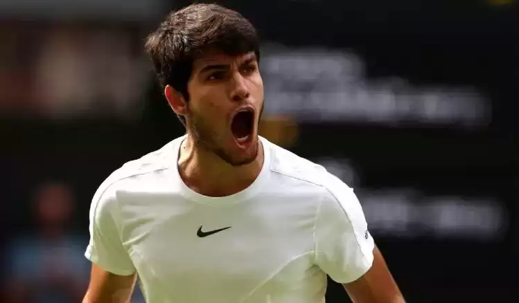 Tenisti  i talentuar spanjoll mposht Djokovicin në finalen e Wimbledonit 