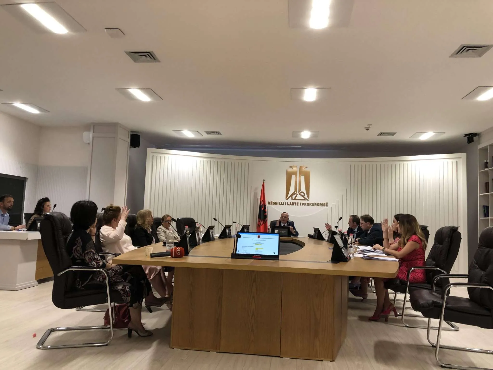 KLP/ Debate me mesazhe të koduara mes anëtarëve këshillit për vakancat dhe emërimet e prokurorëve