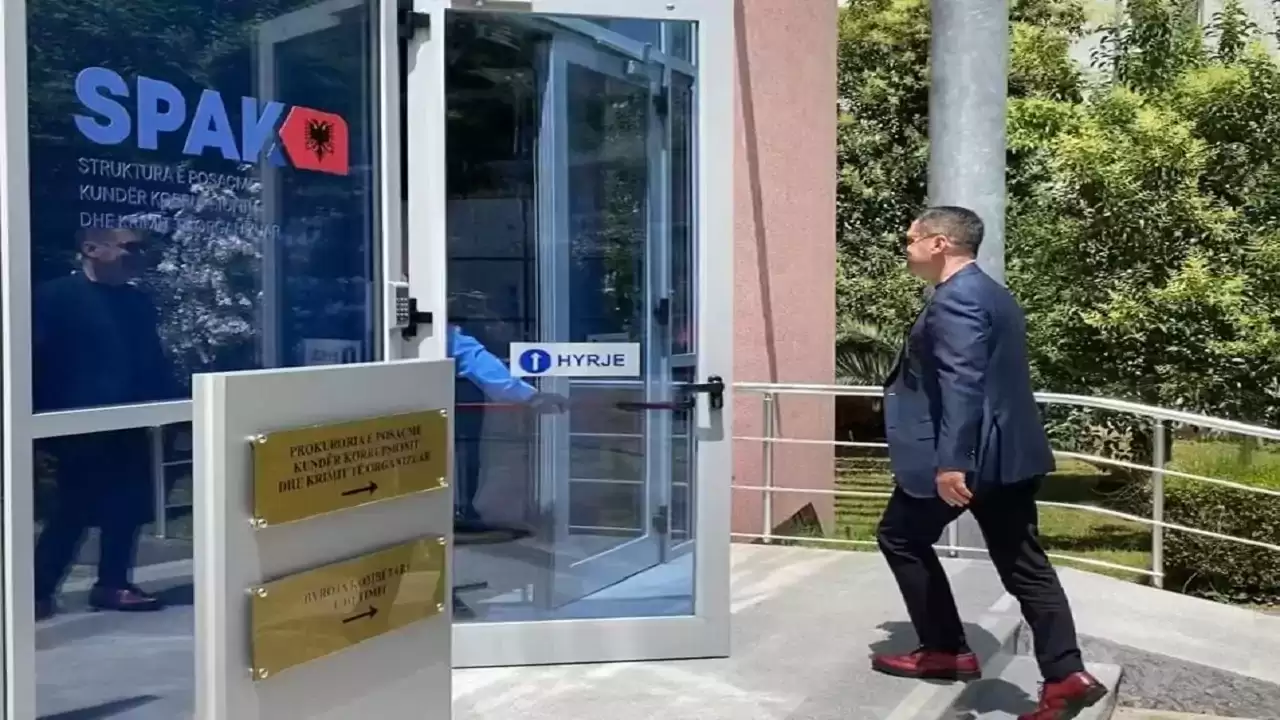 Transaksione zinxhir që ish- zv.kryeministri siguroi dhe mobiloi dy vila luksoze