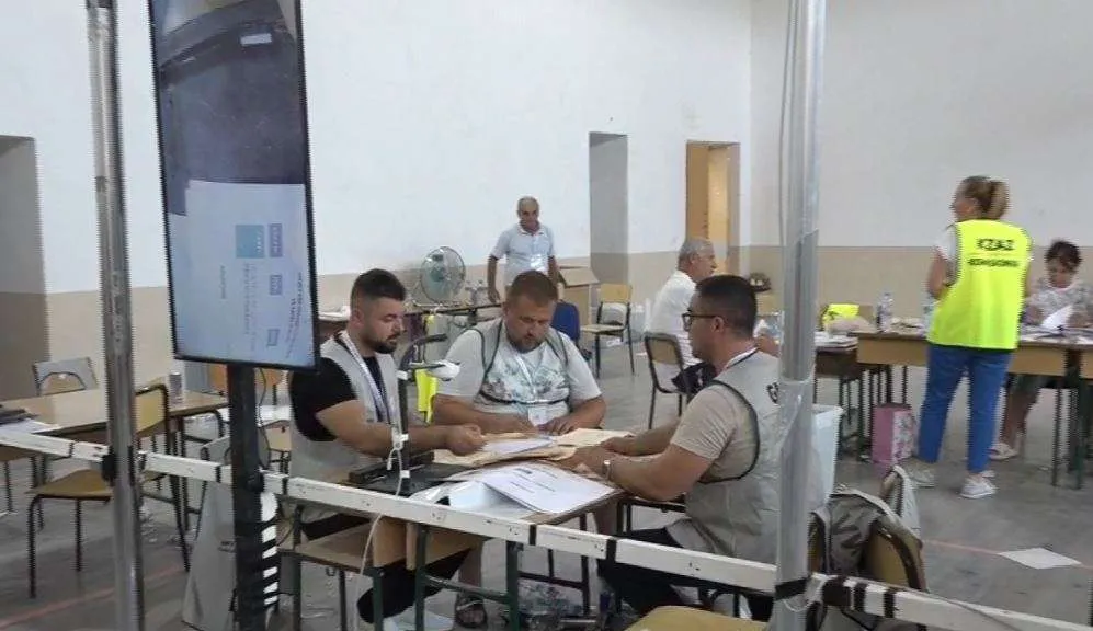 Rrogozhinë,, kryeson bindshëm kandidati i PS