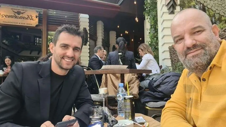 Korçari i famshëm  zhgënjehet me  Adriatik Lapajn