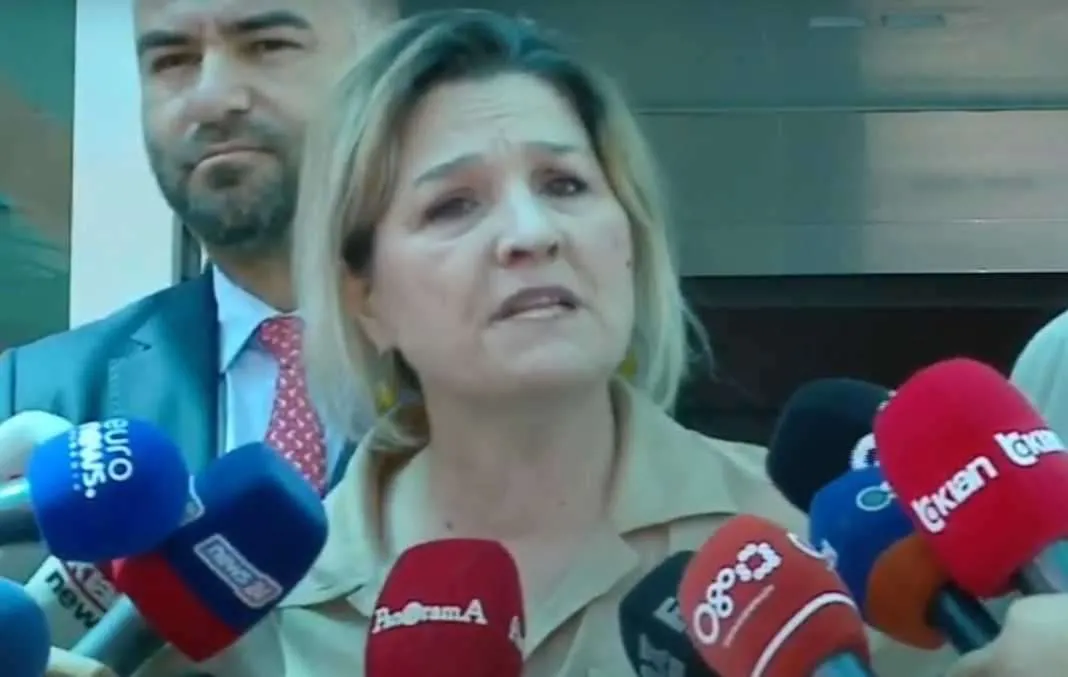 Açka nxjerr mesazhin dhe i përgjigjet  Bardhit: U riktheva me ftesën tënde!
