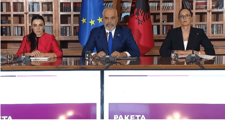 Sherri mes dy ministreve Balluku-Ibrahimaj apo lajmi i rremë shkarkimi i kësaj të fundit