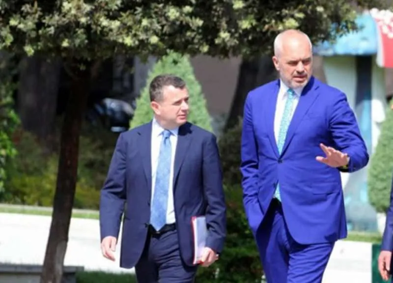 Rama kërkon ndryshime radikale në qeveri, përgëzon Ballën për punë të mirë
