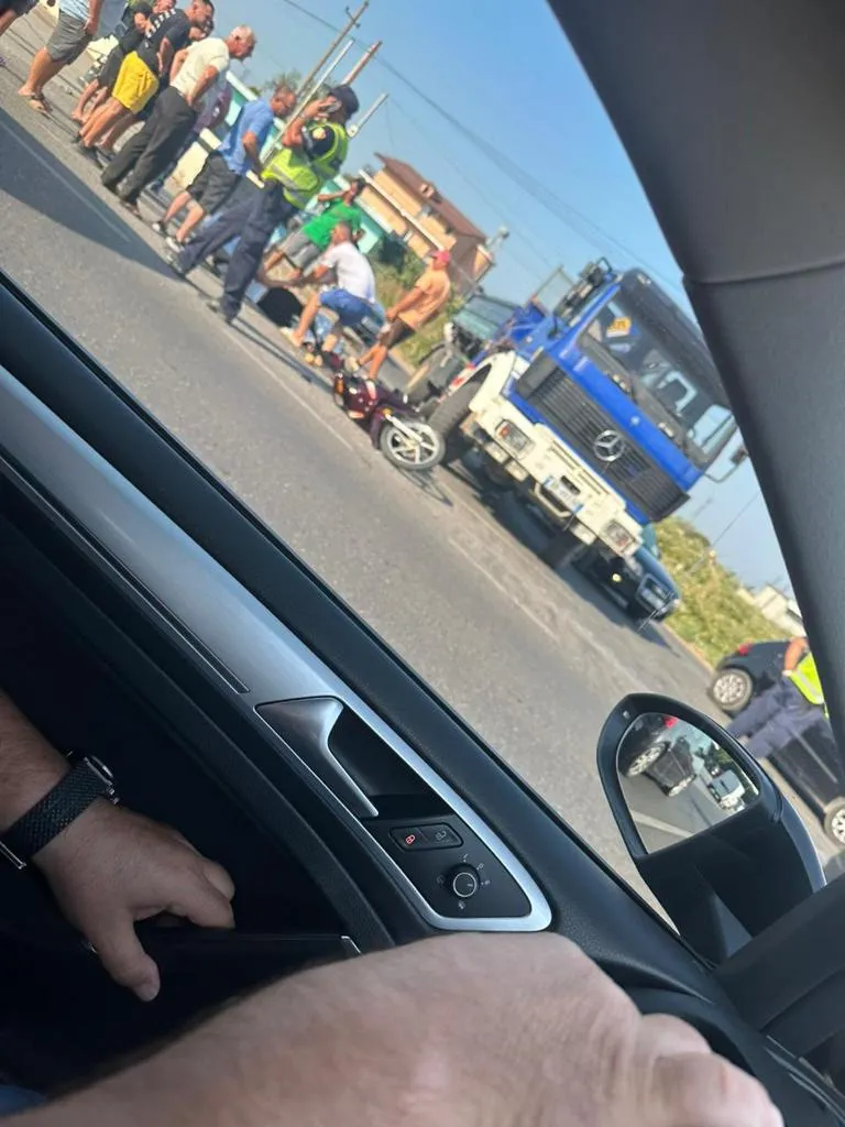 FOTO/ Aksident në rrugën dytësore  Rrilë-Shenkoll ne Lezhë