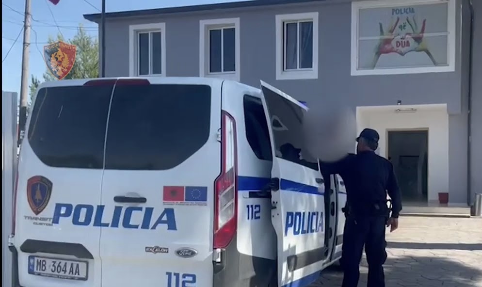Arrestohet 43-vjeçari në Divjakë që plagosi babë e bir me thikë