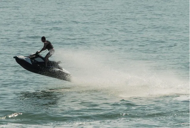 16-vjeçari  që u përplas me Jet Ski në plazhin e Llamanit pëson vdekje klinike