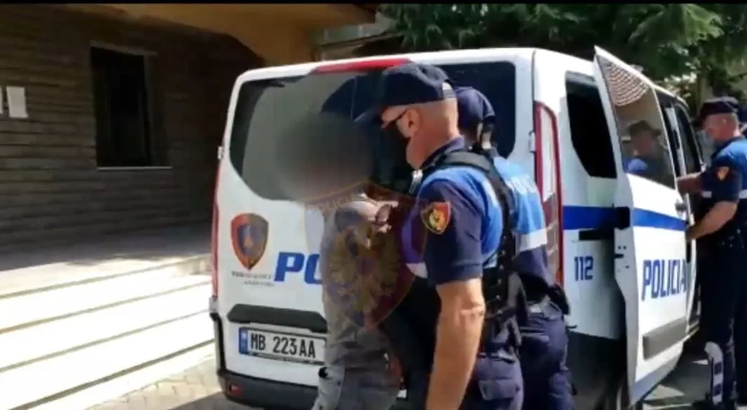 Tiranë/ Arditi  grabiste, Ramadani i shiste në dyqanin e tij
