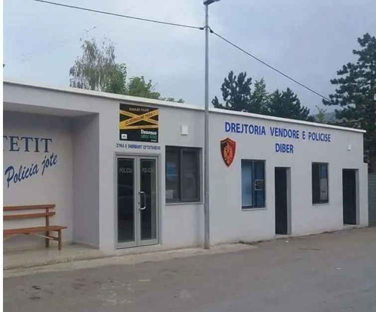 Policia del me njoftim për minatorin  që u la në hyrje të spitalit i plagosur