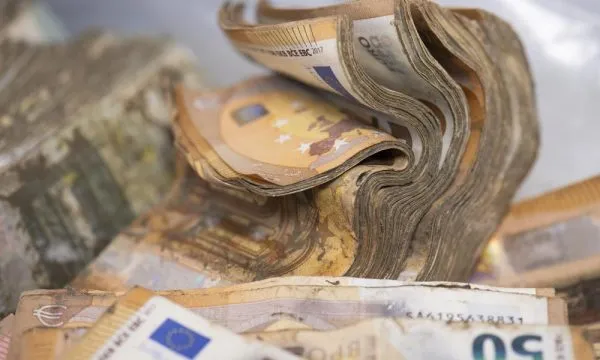Pastrimi i Parave/ Komisioni Evropian i kërkon Shqipërisë ‘tavan’ për pagesat në dorë