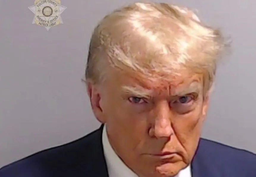 VOA: Trump u la i lirë kundrejt një garancie prej 200,000 dollarësh!