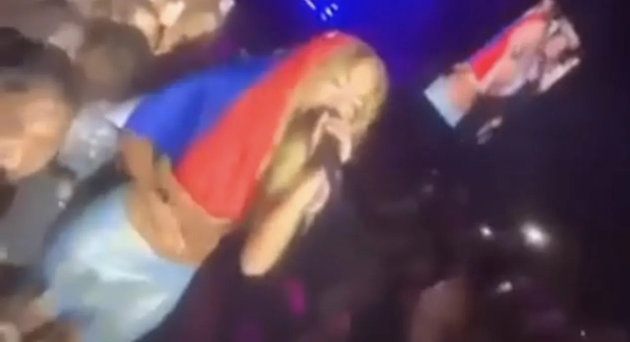 VIDEO virale, Rita Ora e mori vetë flamurin serb nga fansat