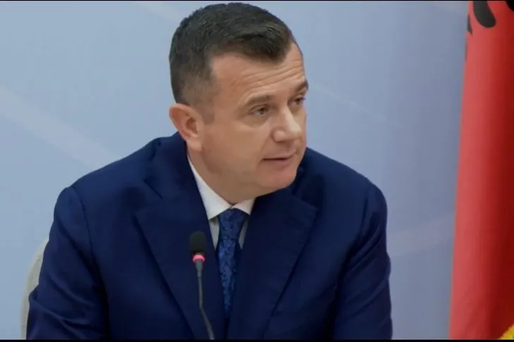 Ministri Balla mohon kallëzimin në Prokoruri nga AMP për Operacionalen