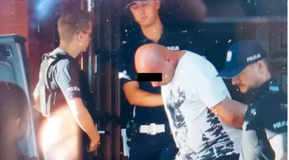 Arrestohet “babai monstër”, lindi tre foshnje me vajzat e tij dhe i vrau të gjitha