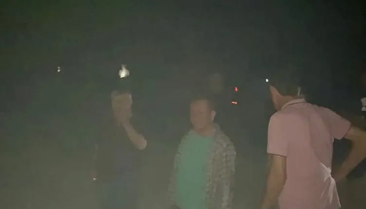 Patos / Zjarri del jashtë kontrollit, flakët përfshijnë nënstacionin elektrik. Zjarrfikëset, FNSH dhe policia në vendngjarje