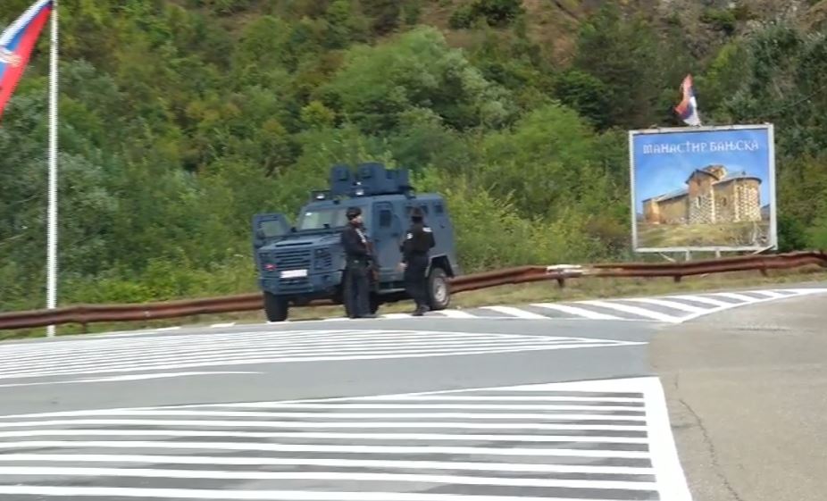 Policia e Kosovës merr në kontroll Banjskën, vijon operacioni për kapjen e agresorëve serbë