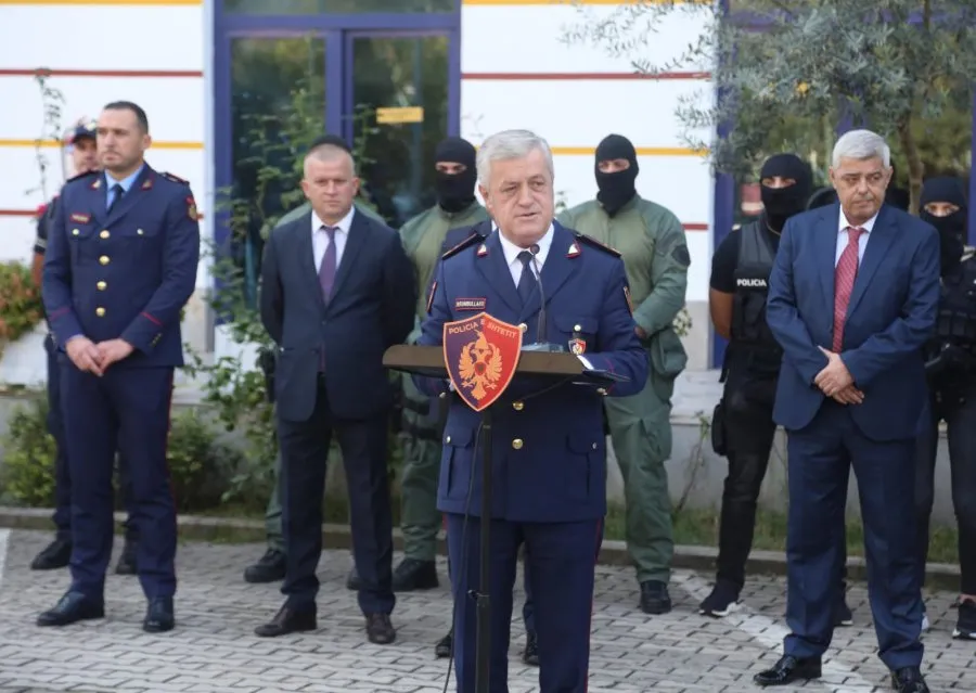 Zbardhen shumë ngjarje kriminale/ 12 të arrestuar dhe 3 të shpallur në kërkim