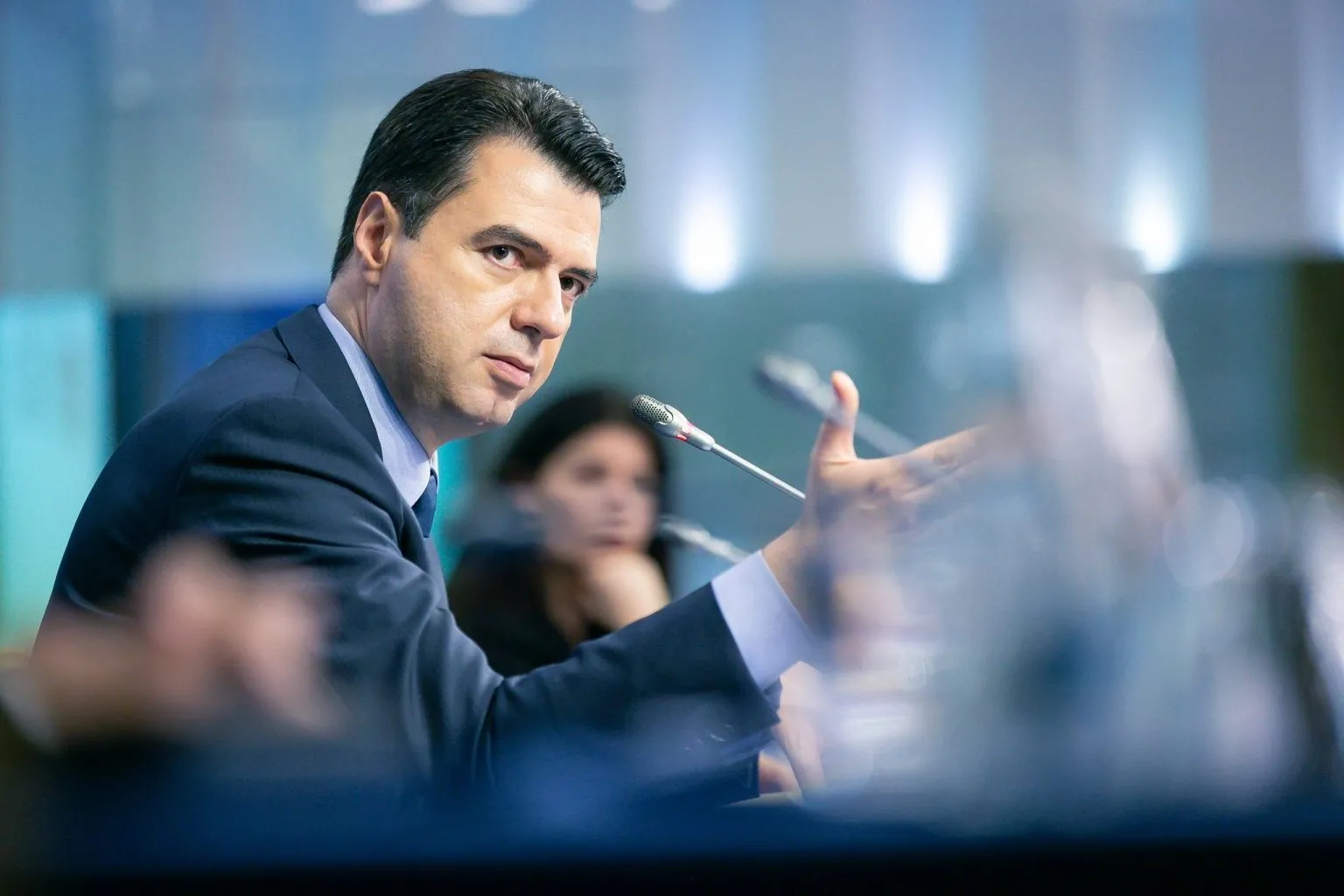 Basha përjashton nga grupi i PD, 11 deputetë