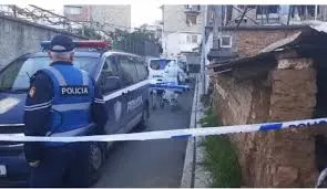 Tiranë/ Rrjedhje gazi në një karburant pranë rrethrrotullimit të Shkozës, evakuohen banorët