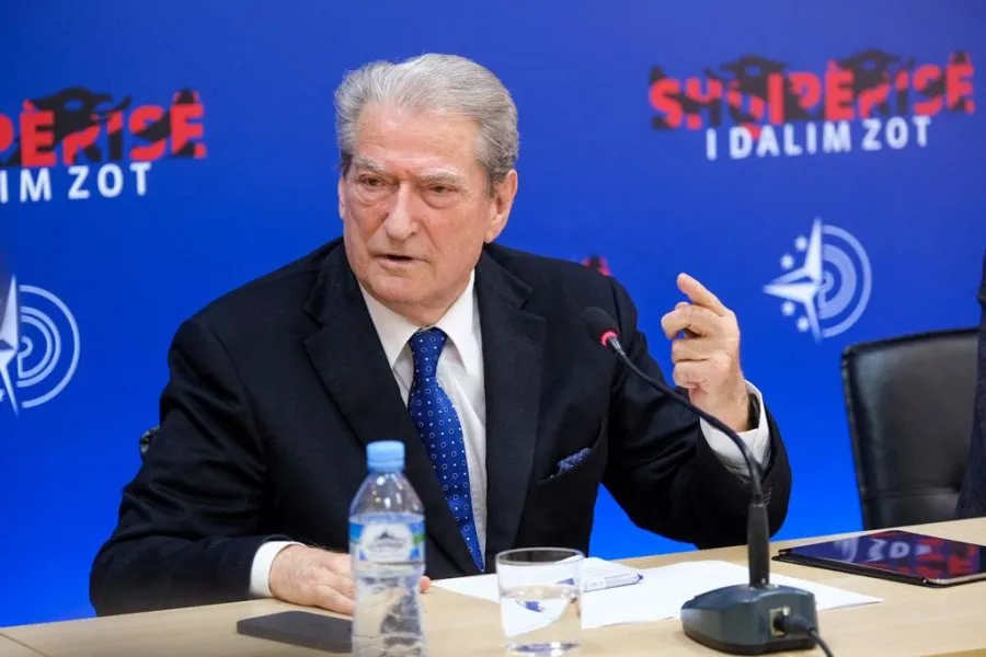 Nisja e sesionit të ri parlamentar Berisha mbledhje me deputetët: Të shumëfishojmë denoncimet ndaj këtij regjimi!