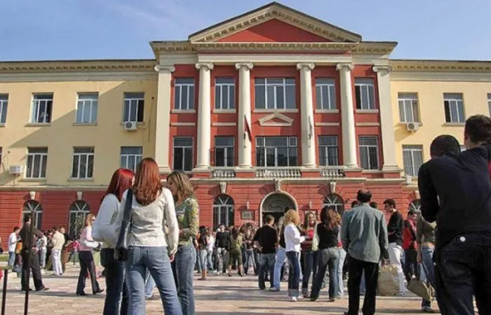 Rreth 20 mijë studentë  nisin vitin e ri akademik