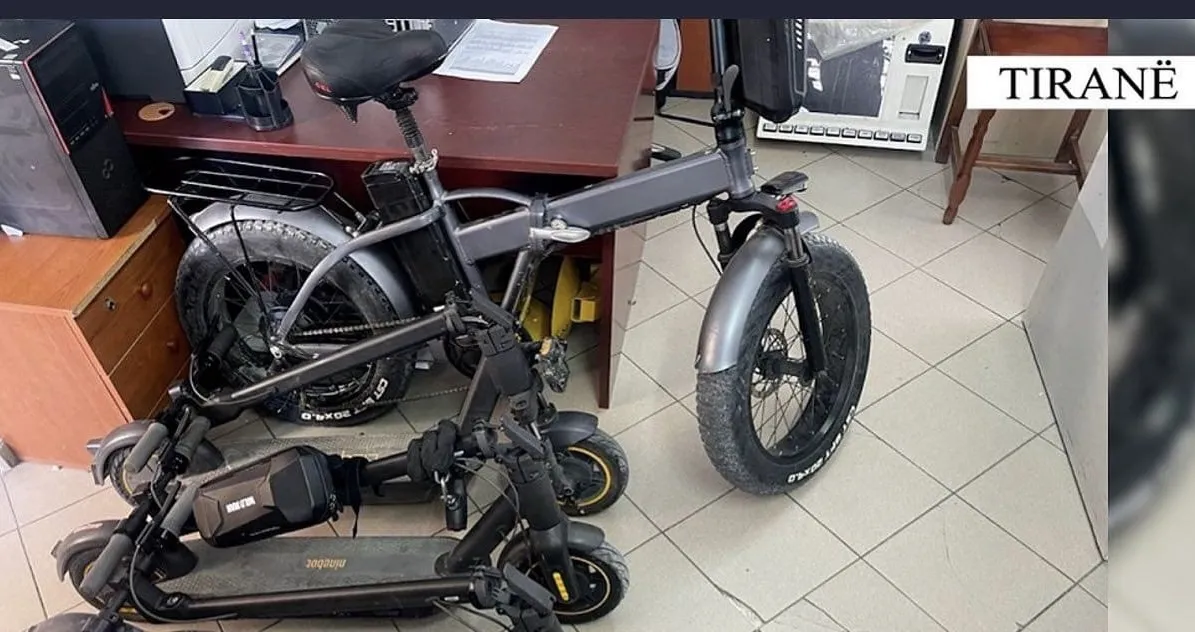 Tiranë/ Dy adoleshentë në pranga, vidhnin monopatina
