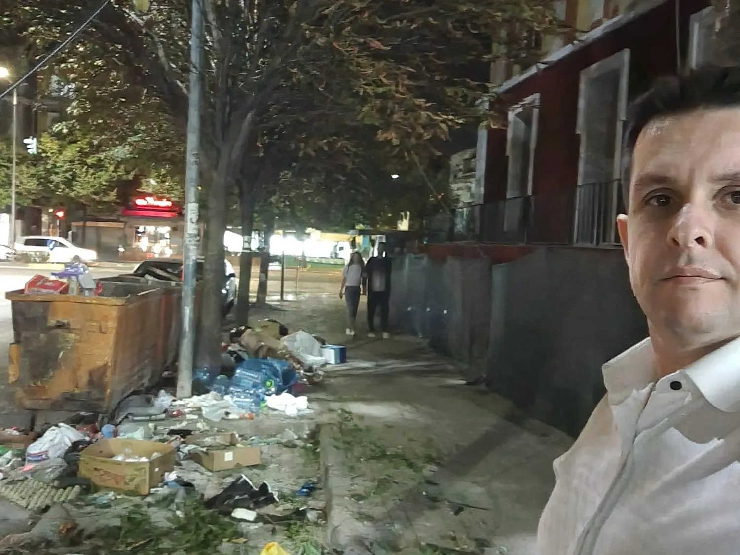 FOTOT/Ilir Alimehmeti denoncon me foto situatën problematike të mbetjeve në  Tiranë