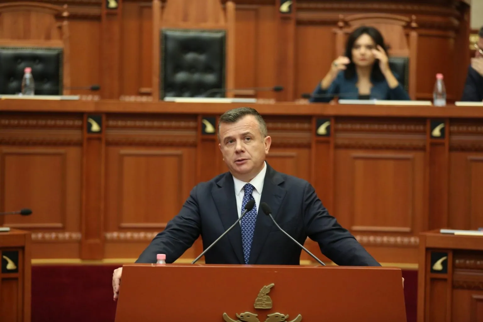 Tensionet në seancë/ Balla-opozitës: Halli juaj si të sulmoni kryeministrin