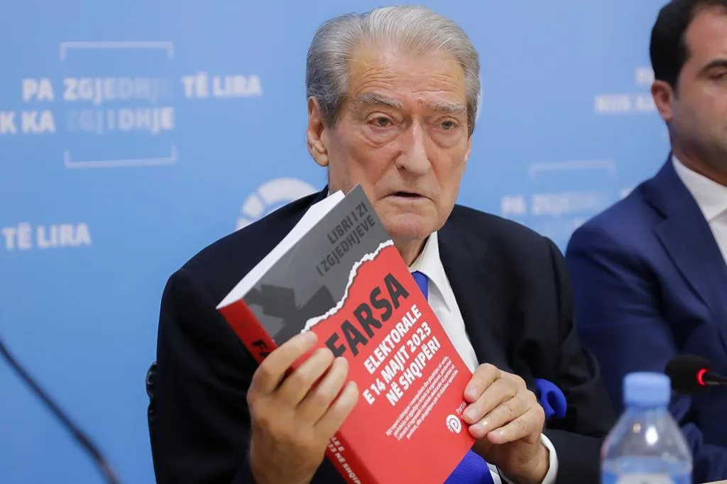 Berisha tregon si do përgjigjet opozita: Përmes protestave të fuqishme dhe përpjekjeve komplekse. Me Ramën nuk ka zgjedhje. Votën nuk e mbrojmë me armë