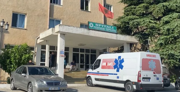 Shitën ilaçet e spitalit të Tepelenës në farmaci private,  kryeinfermierja dhe farmacistja procedohen penalisht