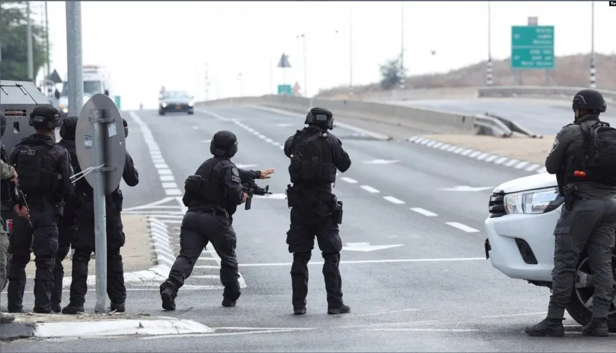 Izraeli zyrtarisht në gjendje lufte