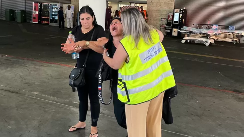 ‘Askush nuk mund të na ndihmojë’ – Tronditje dhe zemërim në Ashkelon të Izraelit