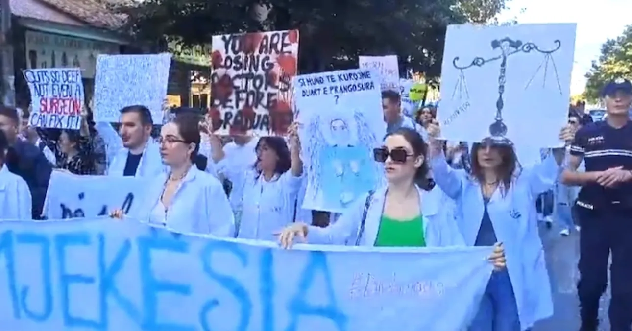 Studentët e Mjekësisë vazhdojnë protestën