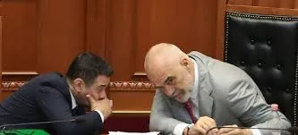 Ahmetaj reagon sërish nga arratia: Akti i dytë i tragji-komedisë së politiko-drejtësisë! Gjithçka mund të ndodhë, jetojmë në Tiranë