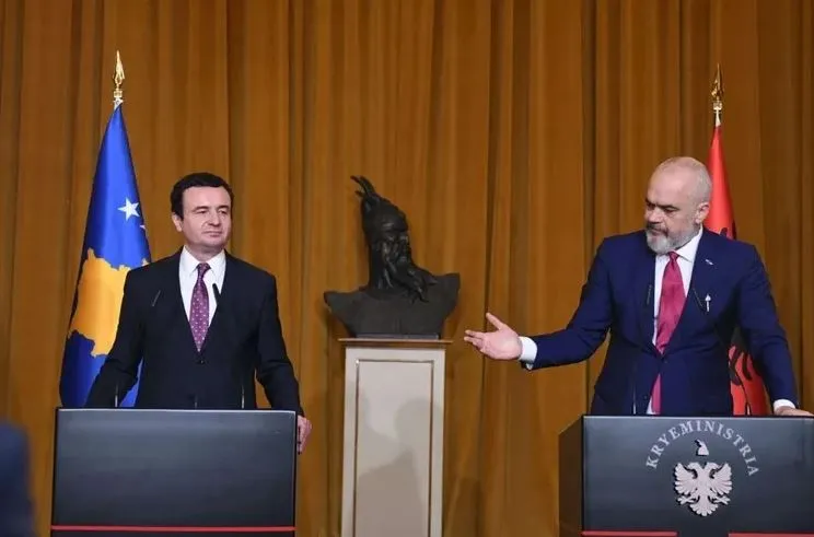 Rama: Do ta takoj Vuçiçin, sepse i shërben interesit të Tiranës dhe Prishtinës