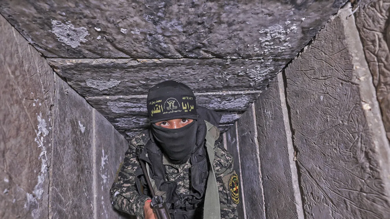 Hamas  kontrollon qytetin nëntokësor të tuneleve në 40 metër thellësi