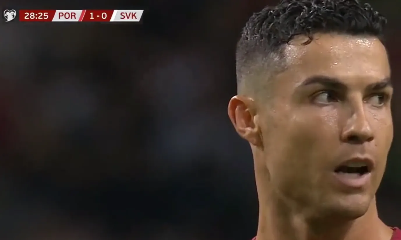 Ronaldo lutet para gjuajtjes së penalltisë ndaj Sllovakisë (Video)