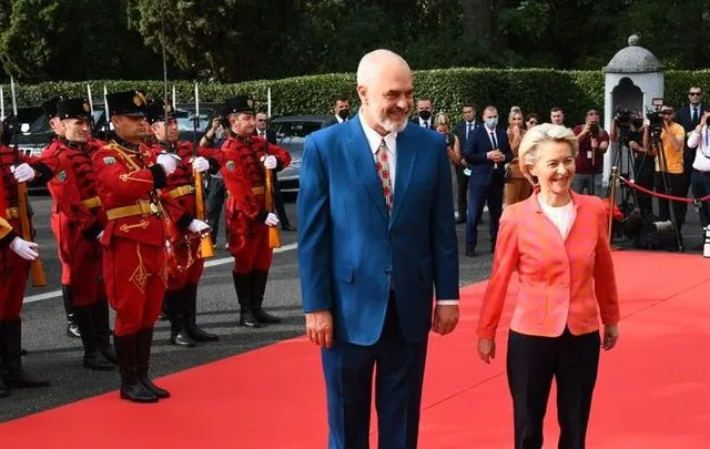 Presidentja e Komisionit Europian, vjen sot në Tiranë