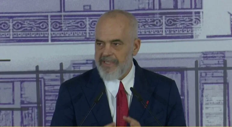 Rama kthen vilën e Enver Hoxhës,  rezidencë artistësh