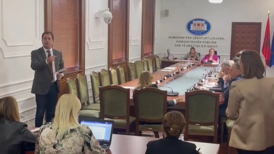 Deputetet e opozitës braktisin Komisionet e Kuvendit: S’mund të ketë normalitet, keni vrarë parlamentarizmin!