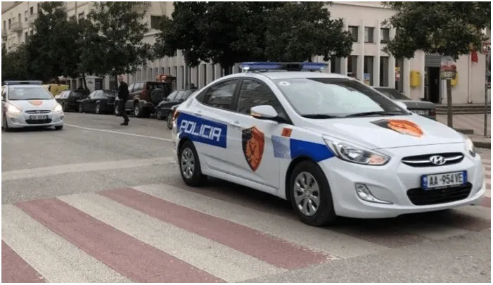Tiranë/ E rëndë në Kombinat, gruaja shtatzënë godet me thikën e bukës bashkëjetuesin