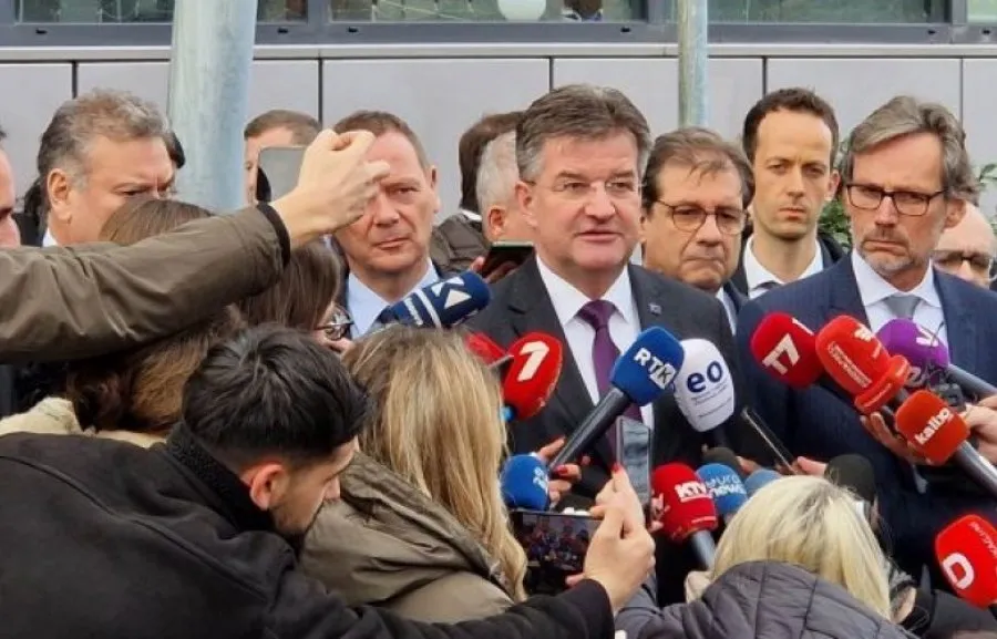 Rikthimi në tryezën e dialogut/ Të Dërguarit e BE dhe të SHBA pritet të jenë të shtunën në Kosovë