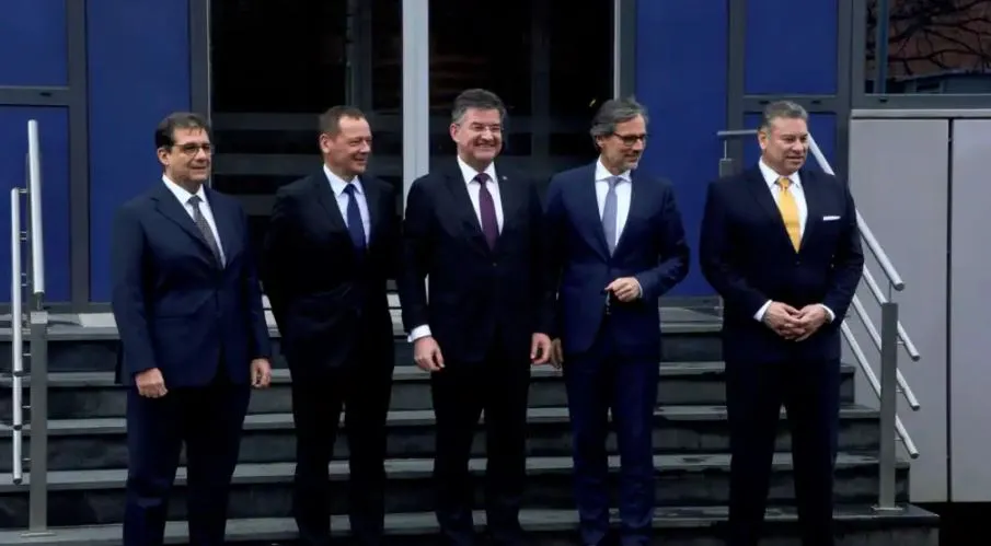 RIKTHIMI I DIALOGUT/ Diplomatët perëndimorë mbërrijnë në Kosovë, do të viztojnë edhe Serbinë!