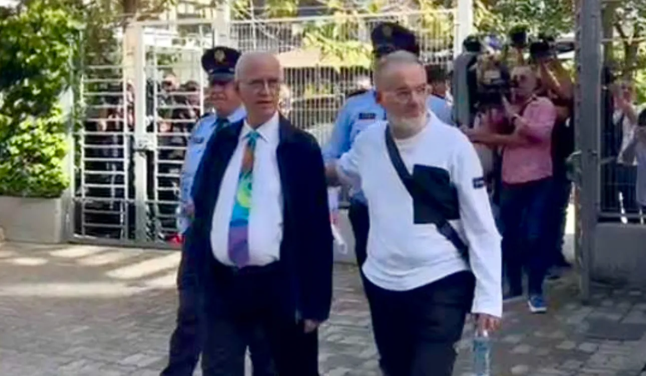 FOTO/ Ndërtuesi Fatmir Bektashi hyn në ambientet e GJKKO