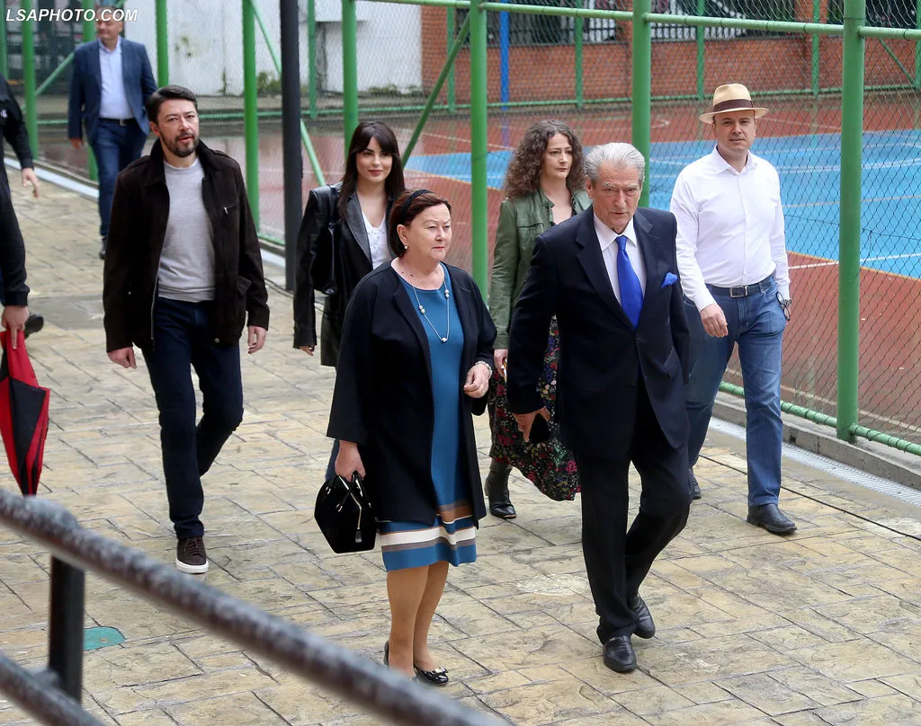 Si u transformuan 113 m2 tokë në miliona euro pasuri?!